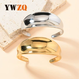 戒指;吊坠;手镯