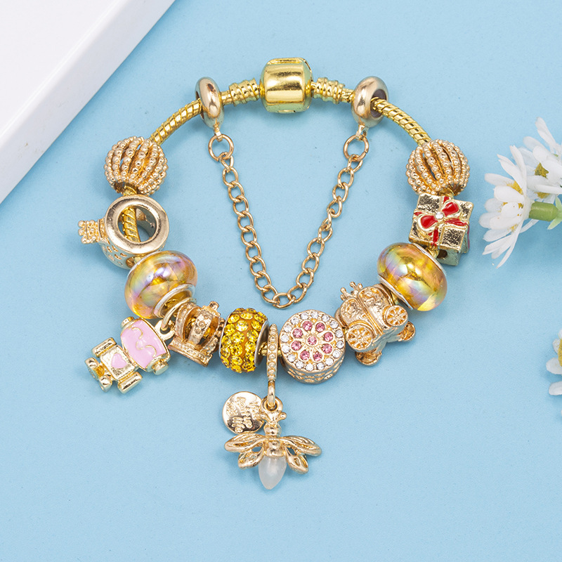 Sophisticated fashionable elegant women's bracelet