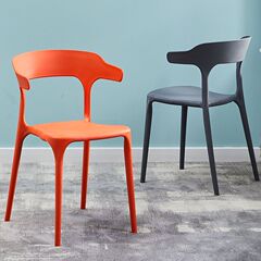 モダンでシンプルなプラスチックホーンチェアダイニングチェアスクールバックスツールバックチェアホーム北欧ダイニングチェア大人用厚みのある