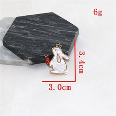 Alloy-inlaid Shell Crown-Style Pin with Little White Rabbit and Dripping Oil Carrot Brooch&mdash;Original, High-End Design for Couples