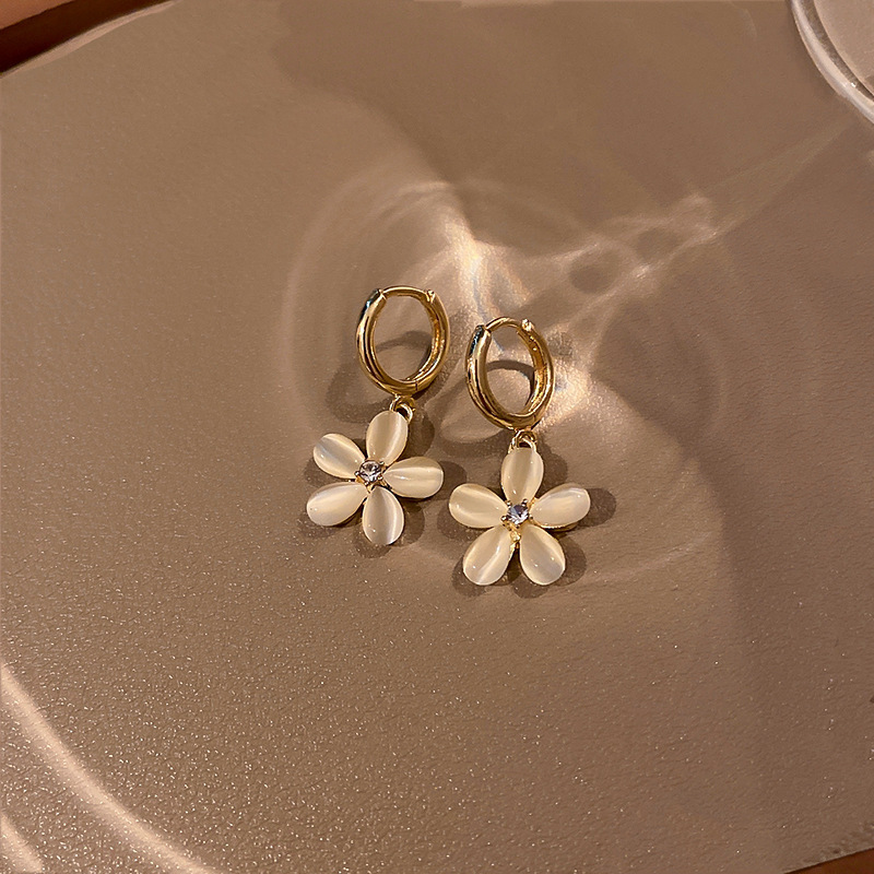Elegant cute universal design earrings