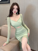 Mesh splicing tight pleated buttocks wrapped long sleeved dress