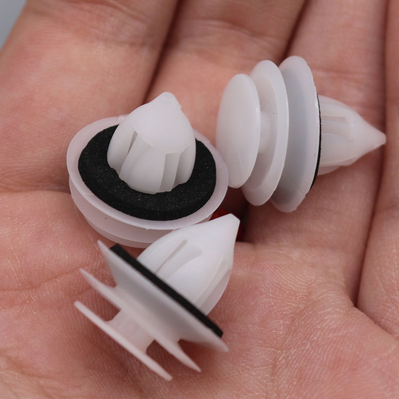 Coche hebilla puerta placa guardia placa rueda ceja hebilla D474 OE:GJ6R68ABX(GJ6R-68-ABX)