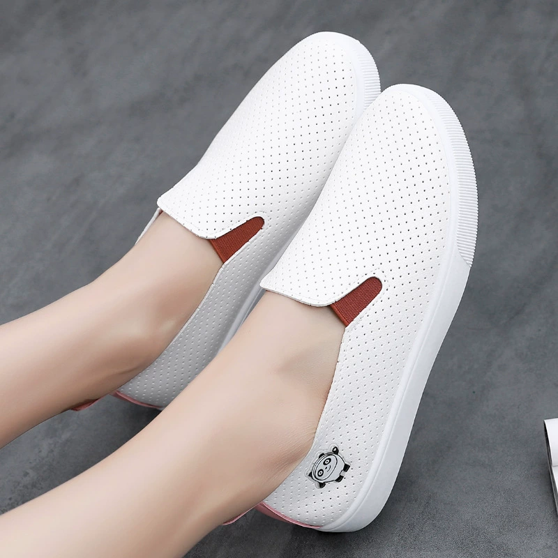 Новые маленькие белые туфли женские корейские повседневные плоские туфли ленивые туфли ПУ кожаные перфорированные полые мягкие подошвы женские туфли