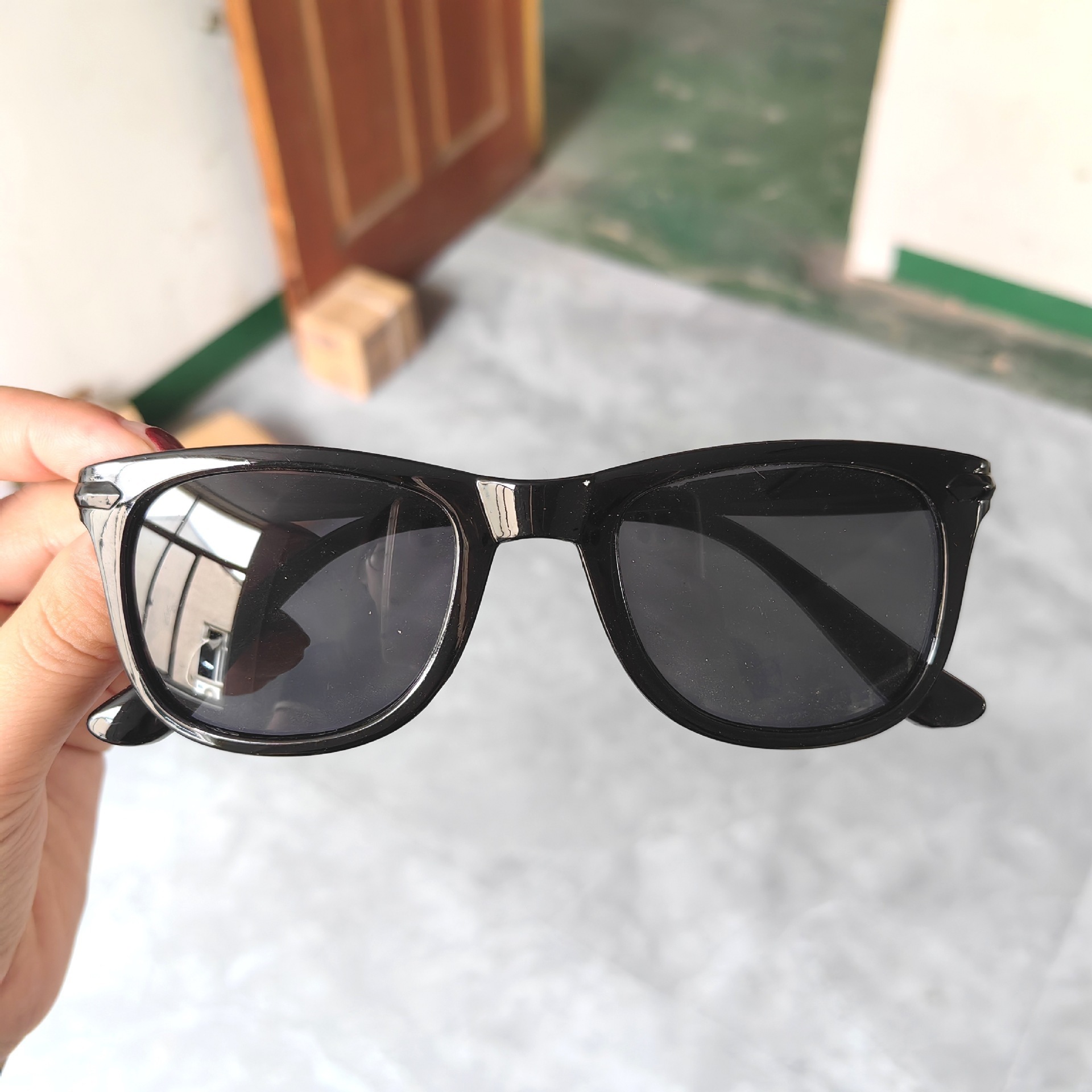 186 black