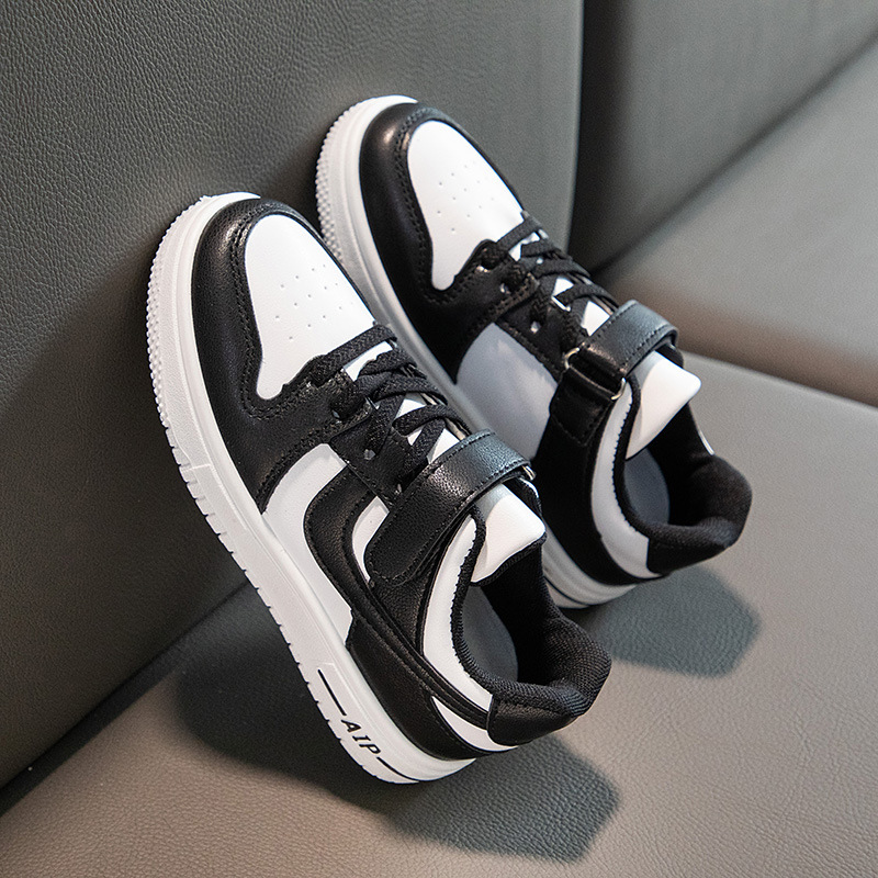 Zapatos blancos de primavera para niños color sólido Rendimiento del campus Zapatos de una sola capa Zapatos de mesa casuales Pequeños niños de secundaria Estudiantes de escuela primaria Fondo plano sólido