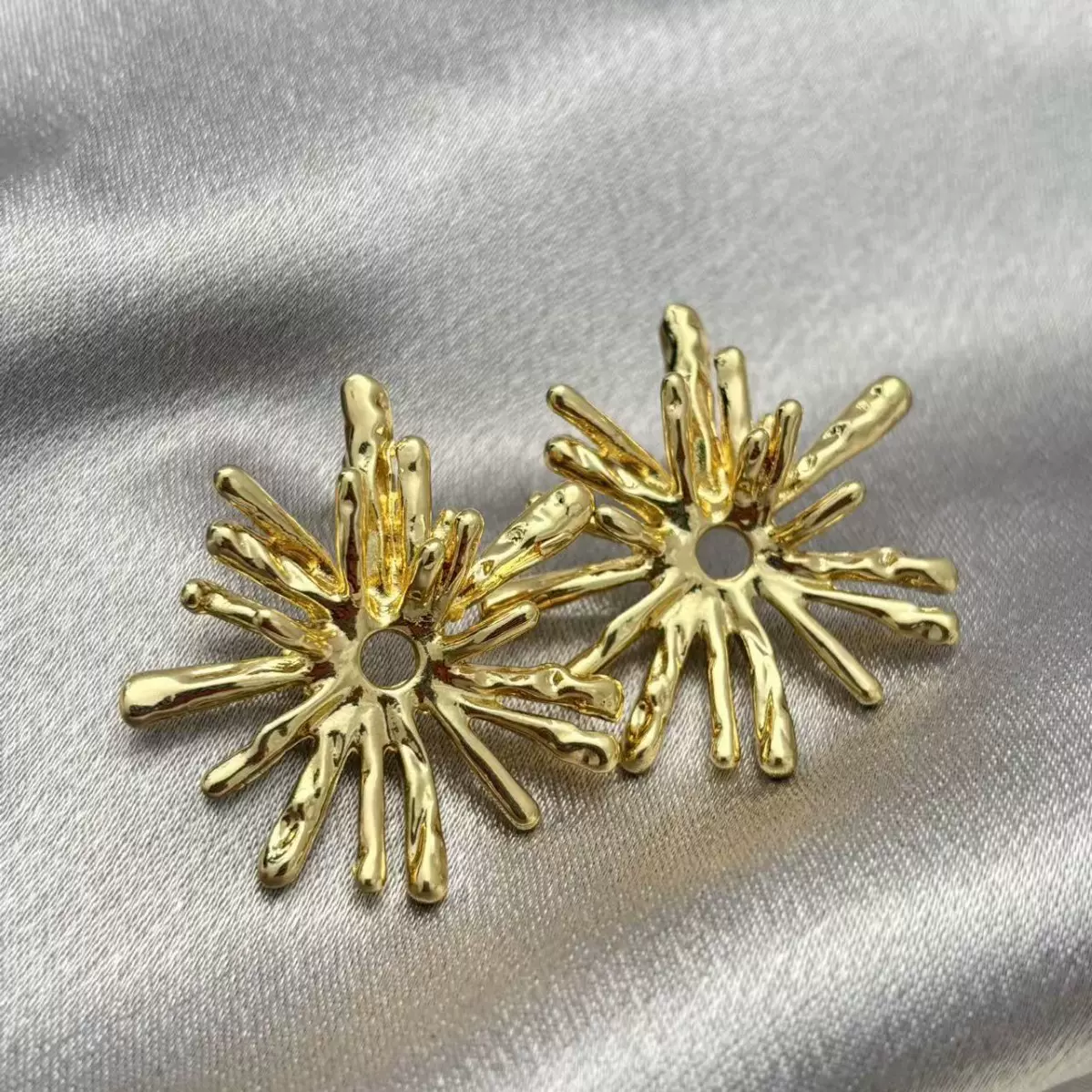 欧美时髦不规则法式复古立体夸张高级感耳饰罗马设计感太阳花耳钉