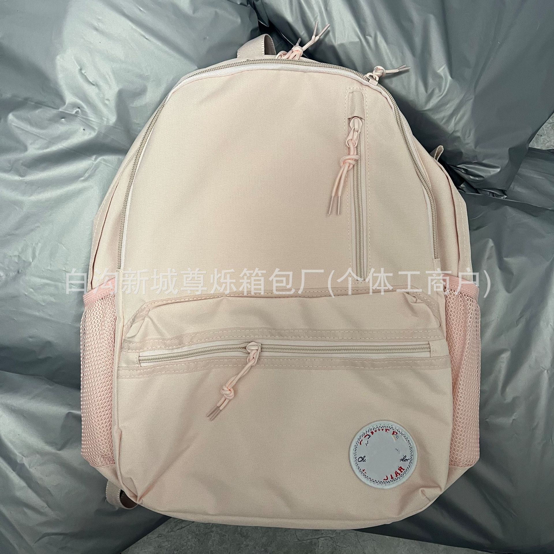 연한 색상의 정품 꽃잎 파우더