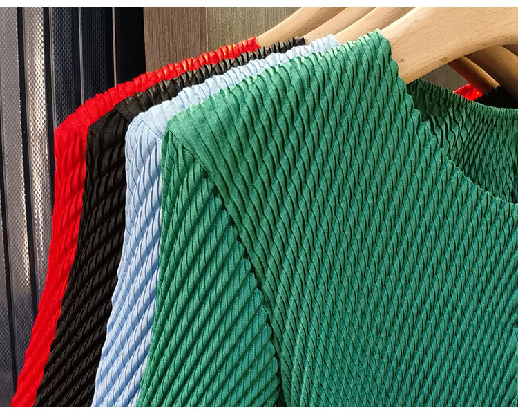 Áo thun cổ tròn xếp ly vảy rồng tay ngắn cao cấp nữ — Màu đen, tinh bột củ sen, màu tím đậm, bột hoa anh đào chi tiết 28