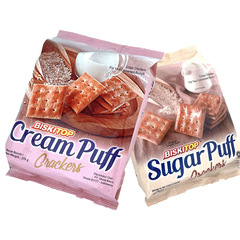 Indonesian imported Biskitop brand soda crackers single pack afternoon tea snacks wholesale 270g