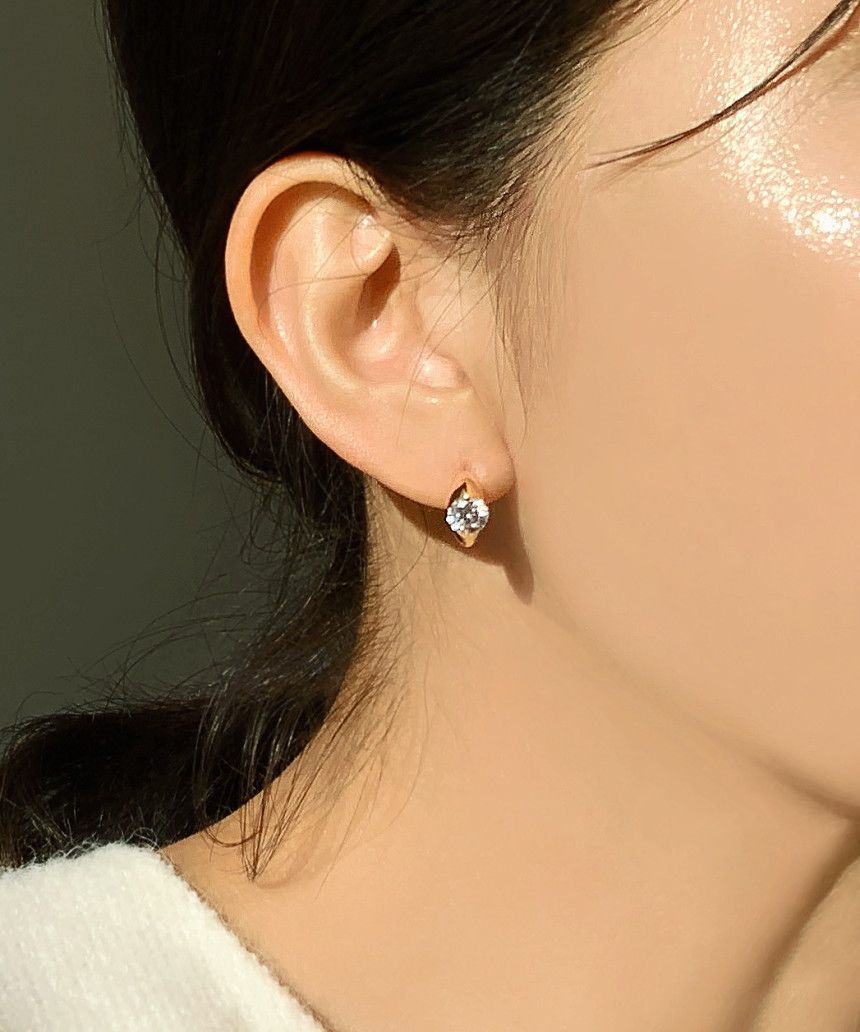 2g Weight 925 Sterling Silver Ear Needle Material 18K Gold Plated Plating Material Zircon Inlay Material Earrings Classification 1 Pair Quantity Daily Occasion 925 Sterling Silver Material Oval Pattern All Seasons Season Women's Gender Inlay Design Simple Style Style 1 Pair 18K Gold Plated 925 Sterling Silver Zircon 925 Sterling Silver Earrings Oval Earrings 3