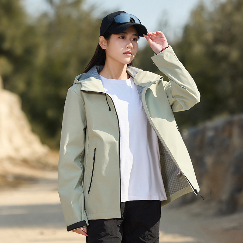 Spring and Autumn New Softshell Jacket for Men and Women, Windproof and Waterproof, Breathable and Warm Outdoor Mountaineering Jacket