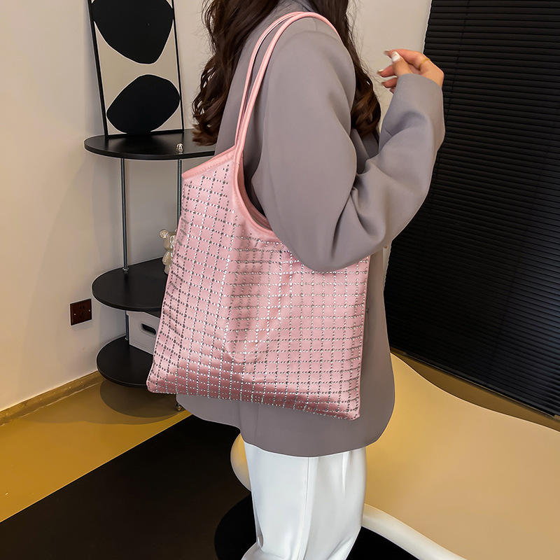 Bolso Tote popular de este año, nuevo bolso femenino de verano 2025, bolso a cuadros con diamantes, bolso de hombro de gran capacidad para niños y madres
