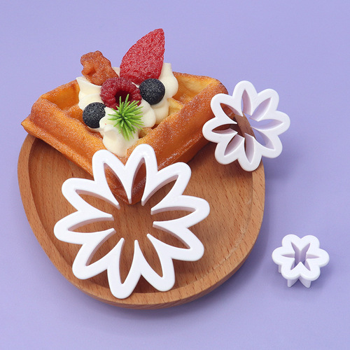 Creative new product fondant cake diy baking equipment baking tool set 3pcs chrysanthemum plastic cookie cutter