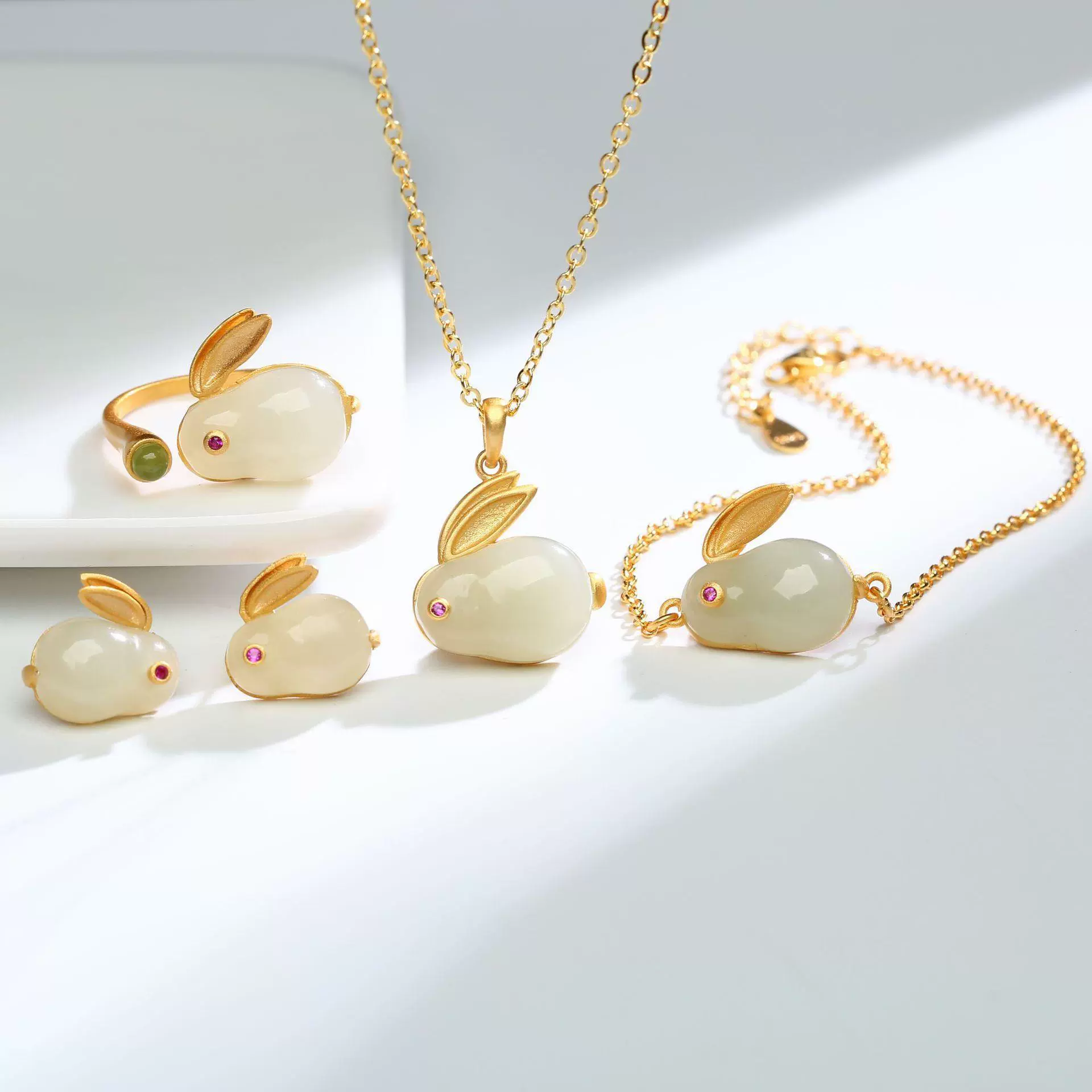Organic rabbit white jade, pendant, accessory, 2023 collection, silver 925 sample
