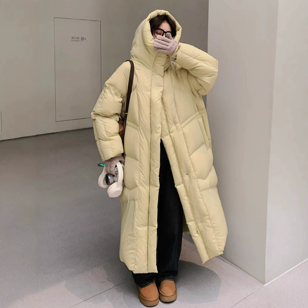 Длинный пуховик женский, зима 2024, новый удлиненный утолщенный свободный капюшон выше колена, белый пуховик на утином пуху