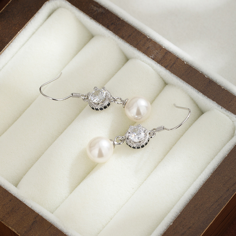 Pendientes de perla de imitación de plata de ley 925 para mujer 2025 nuevos pendientes largos de circón con incrustaciones Pendientes de alta gama de moda de lujo ligero