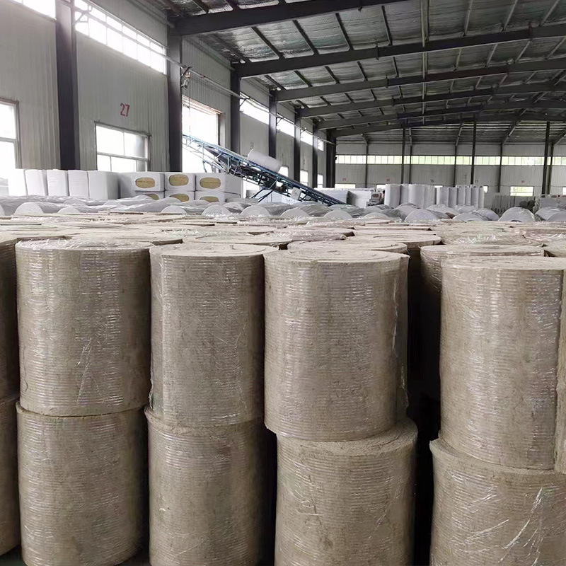 Los fabricantes suministran equipo de fieltro de lana de roca ignífuga, aislamiento de tuberías, fieltro de lana de roca para aislamiento acústico de paredes exteriores de edificios, rollo de fieltro de lana de roca.