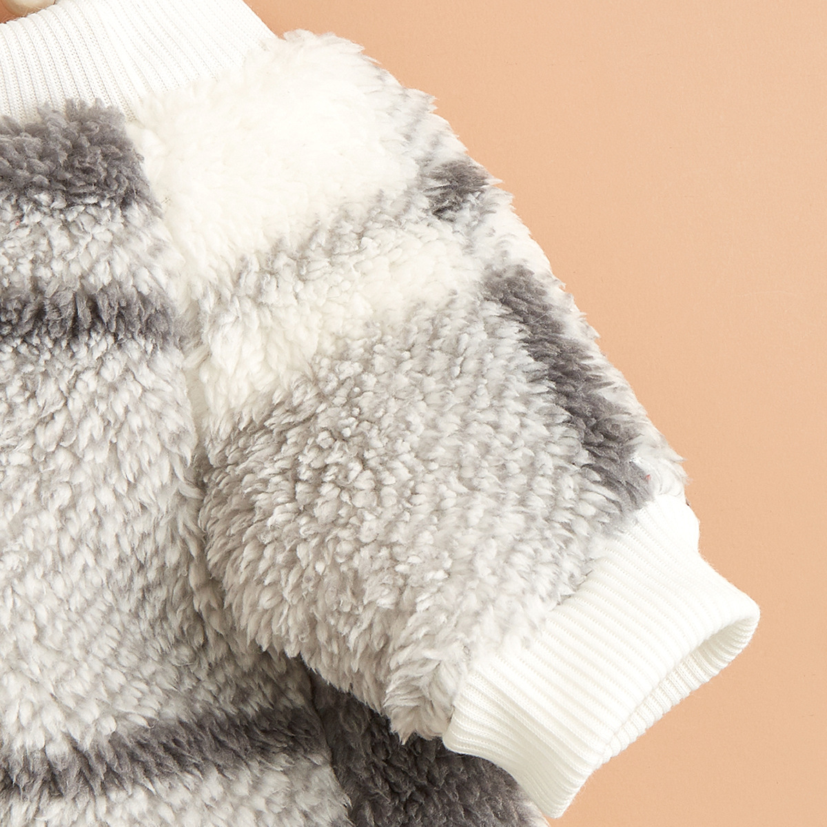 Vêtements pour animaux de compagnie Plus Chemise à carreaux rembourrée en velours 6