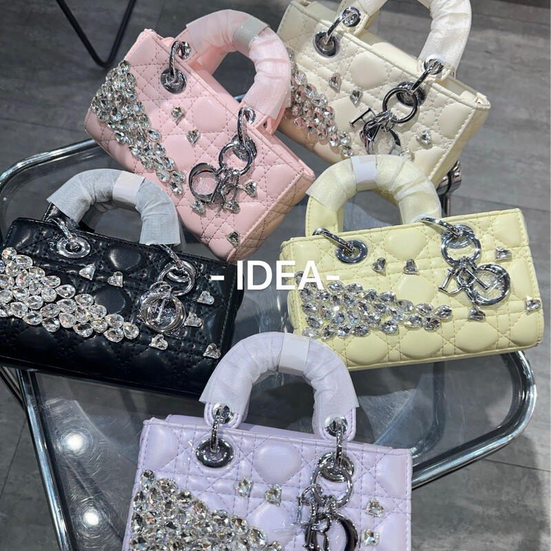 Princess Diana Bag for Women 2025 New European and American Fashion Elegant Lady Lady Heavy-Duty Portable Full Diamond Asymmetrical