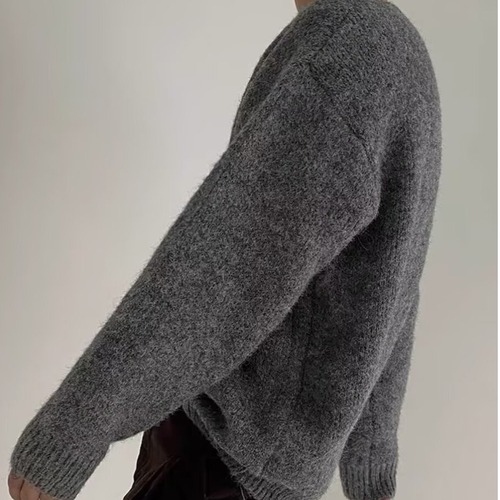 Autumn/Winter New Korean Style Trendy Retro Solid Color Soft Sweater for Men Loose Fit Round Neck Fleece Knit Top