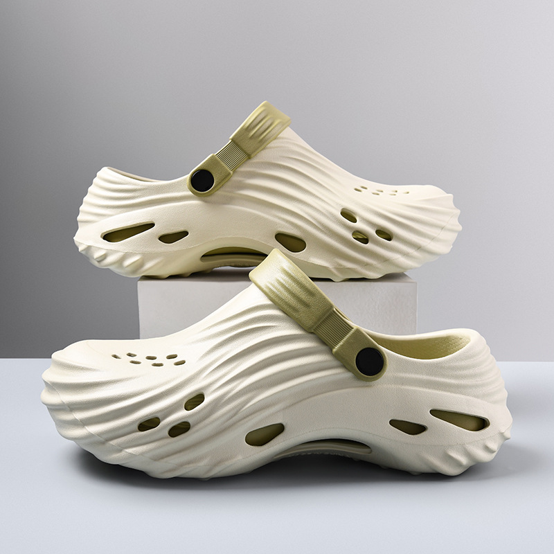 2025 verano nuevo estilo de los hombres para llevar zapatos con agujeros de doble uso, sandalias y zapatillas de playa de suela gruesa para parejas de verano