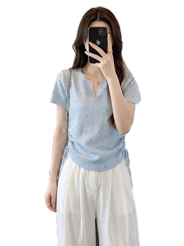 Áo thun nữ cổ V chấm bi tay ngắn rút eo size lớn — màu đen