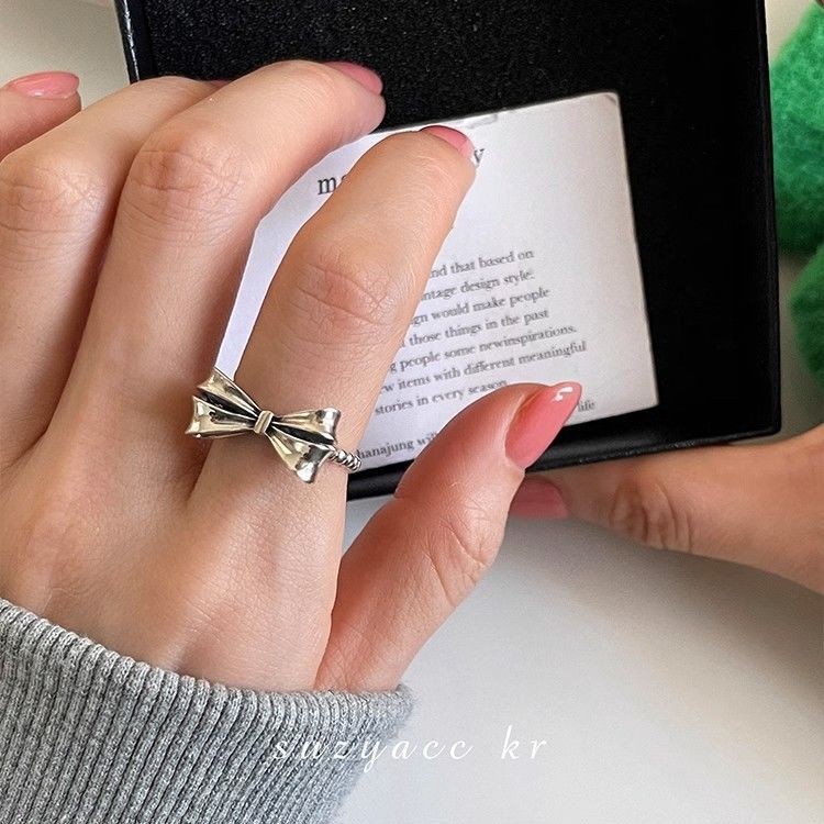 Suzyacc Kr Niche Design Schleife Schlicht für Damen 2026 Neuer trendiger Mode-Personalisierter Zeigefingerring_voghion.com