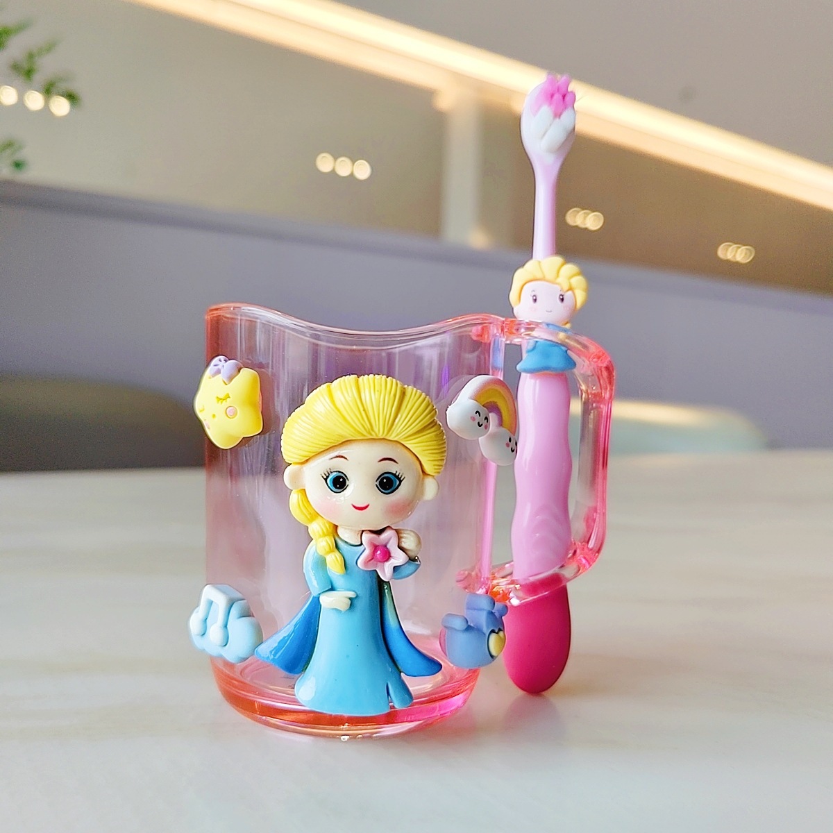 Set of curved cups (Aisha)