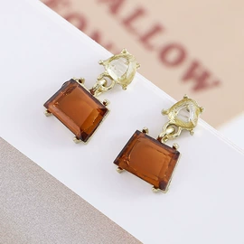 耳钉;耳坠;耳环