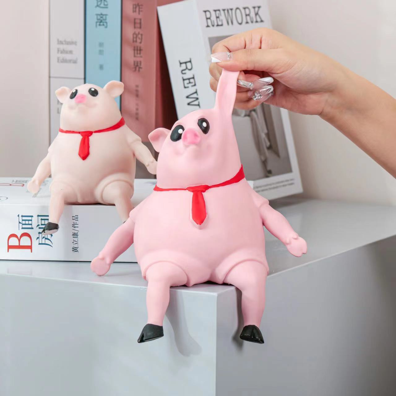Douyin mismo modelo de celebridad de Internet dibujos animados lindo rosa tirando cerdo juguete goteando cerdo entero pellizco música juguete de descompresión