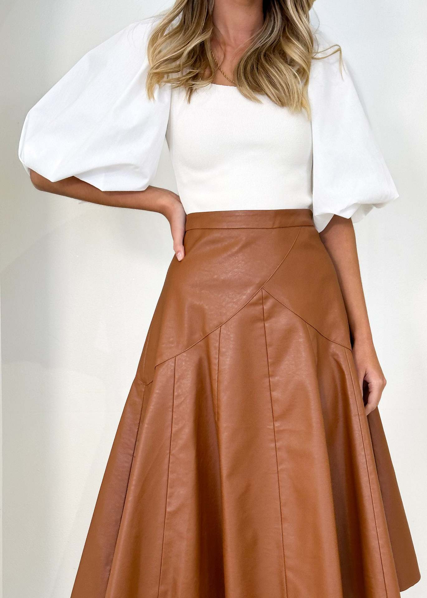 New European and American Style High Waisted Mid Length Pleated Skirt for Women in Spring 2024_voghion.com