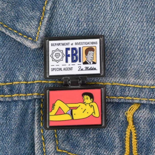 跨境热销 FBI工作证可翻盖胸针喜剧人物Milhouse别针欧美个性徽章