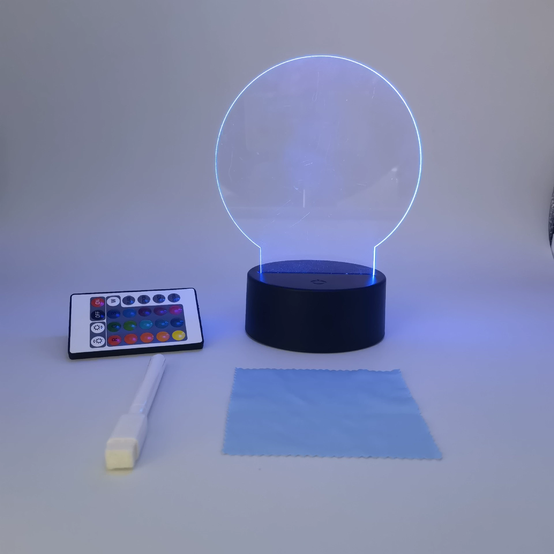 3D ночная лампа с пультом дистанционного управления, USB 4W, акриловая панель и база ABS, черная или белая