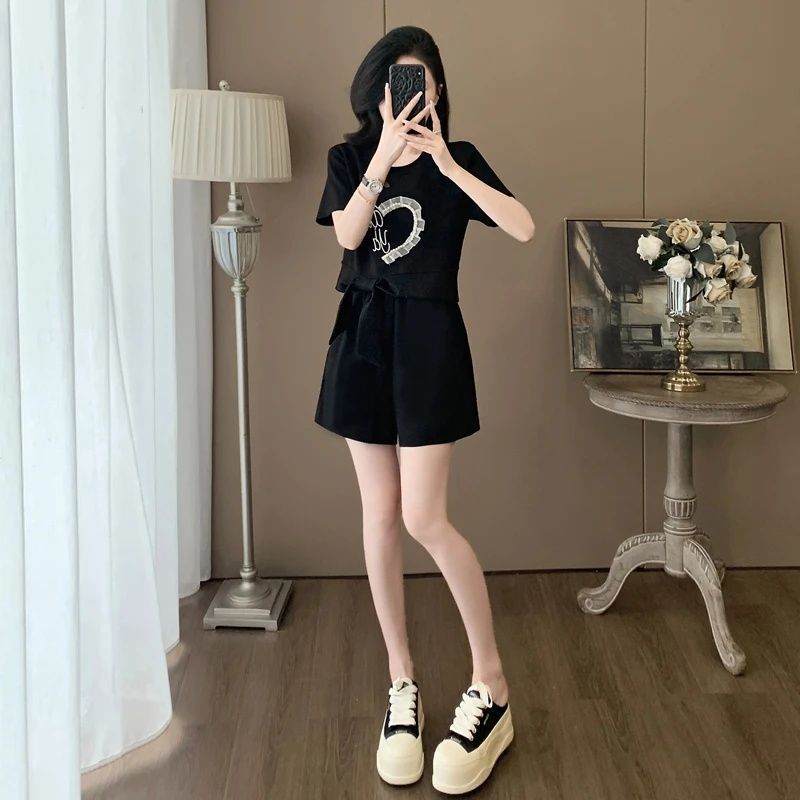 ヨーロッパとアメリカの国境を越えた外国貿易は今年人気で美しい夏服、女性の半袖ショーツ、ファッショナブルなカジュアルスポーツスーツです|undefined