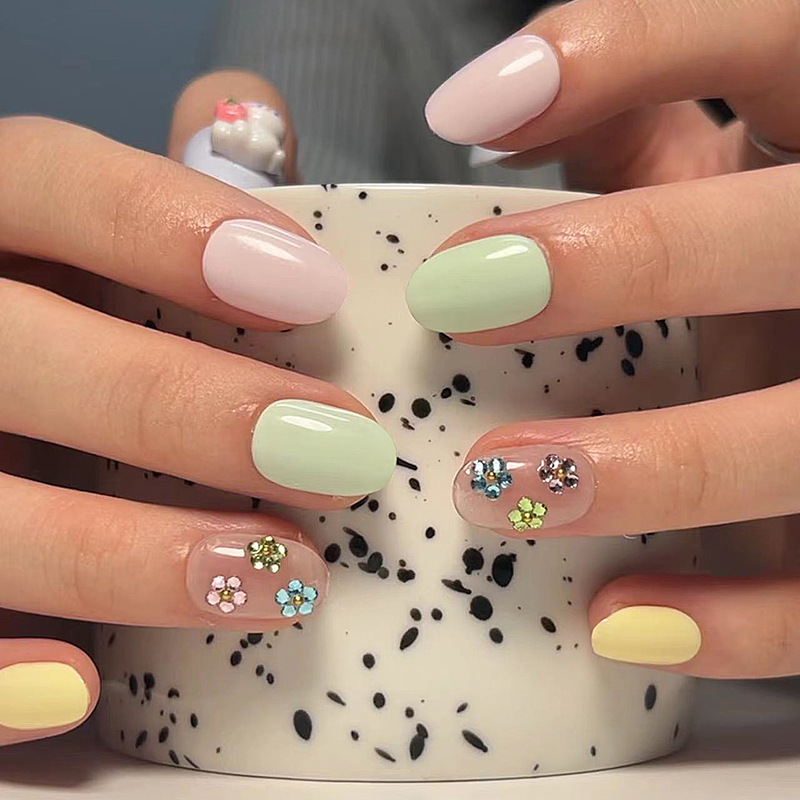 Solid Color Manicure Short Round Casual Easter Wearable Nails Little Red Book Fake Nails Wearable Nail Stickers Factory