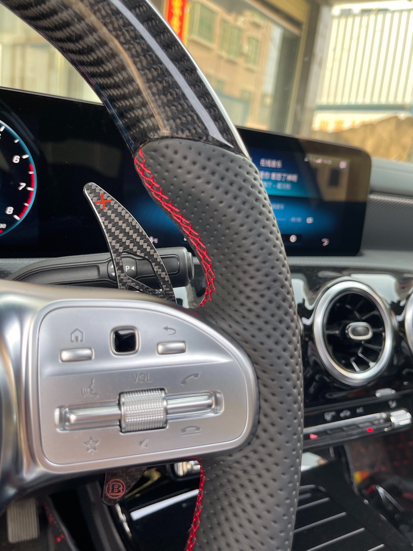 【Hot Sale】Mercedes-Benz Modified Steering Wheel, Real Carbon Fiber, Comfortable Grip, Breathable