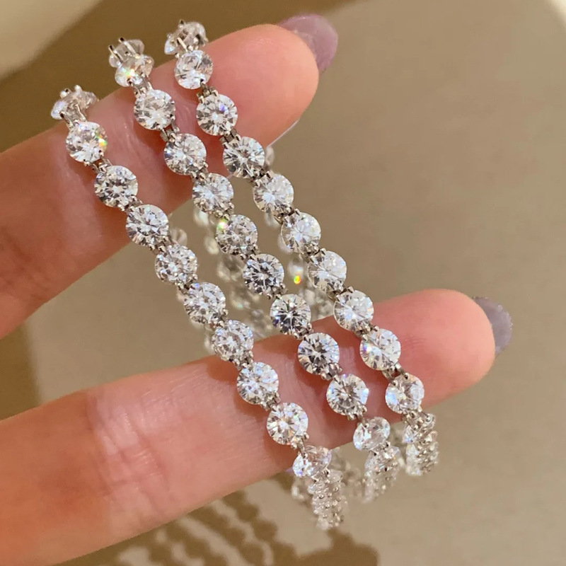 Luxurious Infinity-Set Sparkling Diamond Lace Tennis Bracelet with Dazzling Zircon, Simple and Exquisite, Versatile Stackable Bracelet for Women Luxurious Infinity-Set Sparkling Diamond Lace Tennis Bracelet with Dazzling Zircon, Simple and Exquisite, Versatile Stackable Bracelet for Women