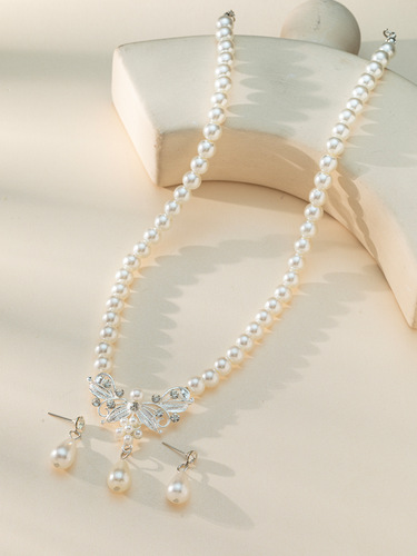 Japanese and Korean ins retro glass pearl clavicle chain casual temperament simple diamond pendant necklace women's choker necklace