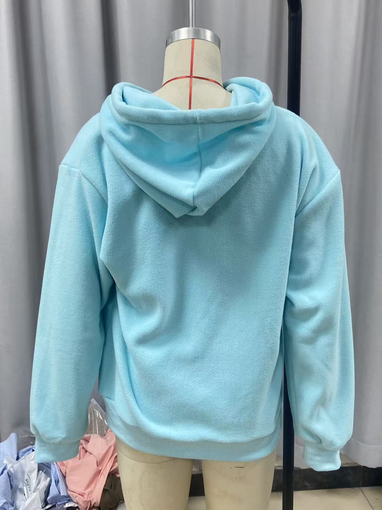BK8837# Amazon Avrupa Amerika Sonbahar Kış Sınır Ötesi Düz Renk Kapşonlu Peluş Evcil Hayvan Cepli Geniş Kesim Sweatshirt Kadın