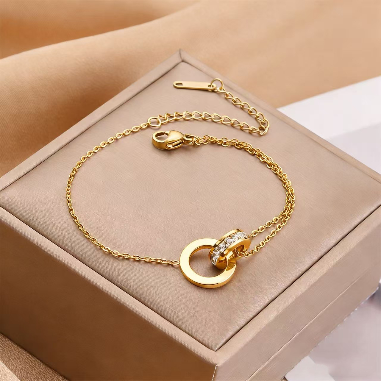 Corea del Sur Dongdaemun moda pulsera de acero de titanio nicho mujer diseño de acero inoxidable sensación de alta calidad joyas de pulsera transfronteriza universal