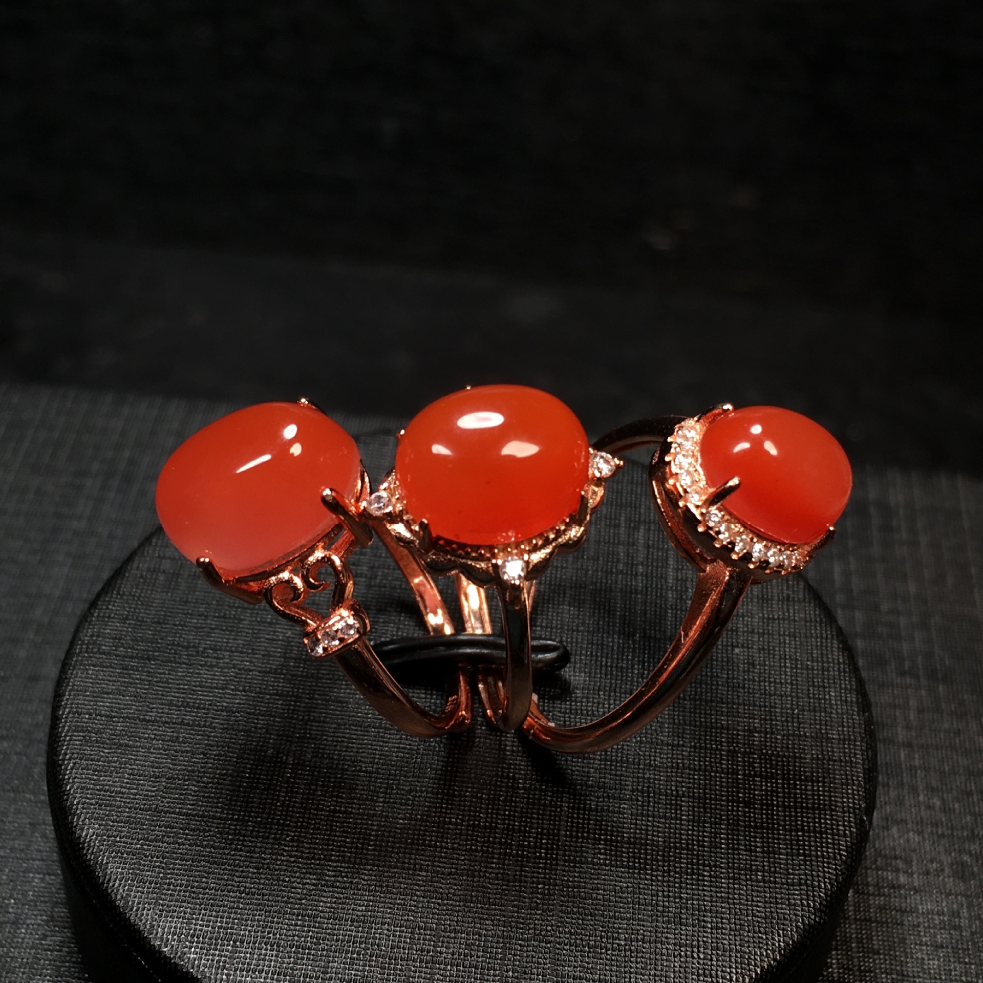 精品川料南红樱桃红女戒指S925银镀玫瑰金镶嵌活口手饰品工厂直批