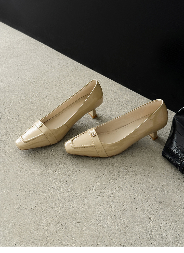 Giày cao gót nữ mũi nhọn cổ điển, gót thô vừa, họa tiết hoa sơn trà, dáng slip-on — đen chi tiết 21