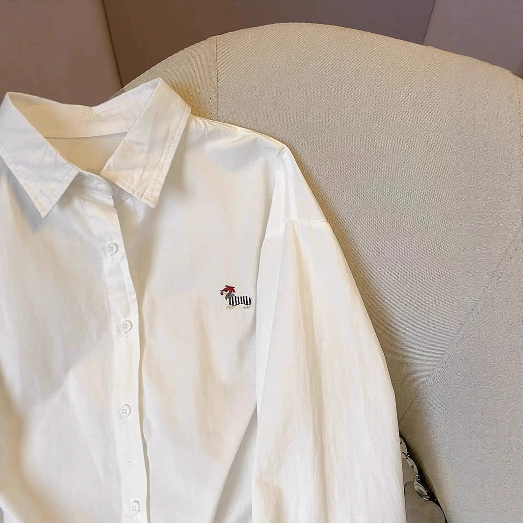 Женская рубашка с вышитым белым щенком на лацканах, весна 2025, новая, простая, повседневная, с длинным рукавом