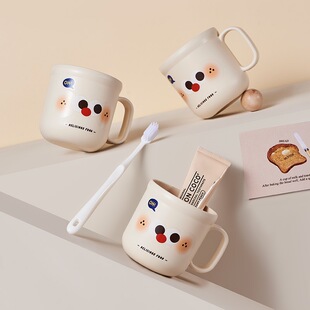 ��ͨ��ͯ���ڱ����ֱ���ˤ����ˢ������ˢ���ɐۺ�ˮ��������Ů��