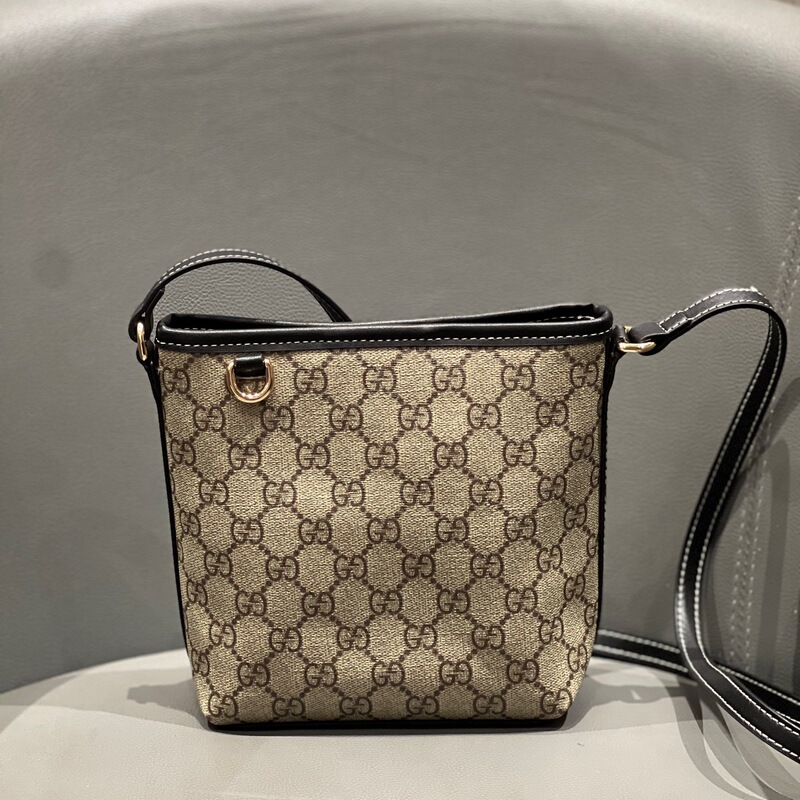 Vintage Small Bucket Tote Bag for Women, Fashionable Commuter Crossbody Bag, High-End Leather Shoulder Bag