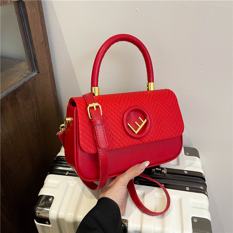 Bolso de caja de temperamento transfronterizo para mujer 2025 nuevo bolso cuadrado pequeño de sentido de alta gama de moda salvaje bolso de mensajero de un solo hombro