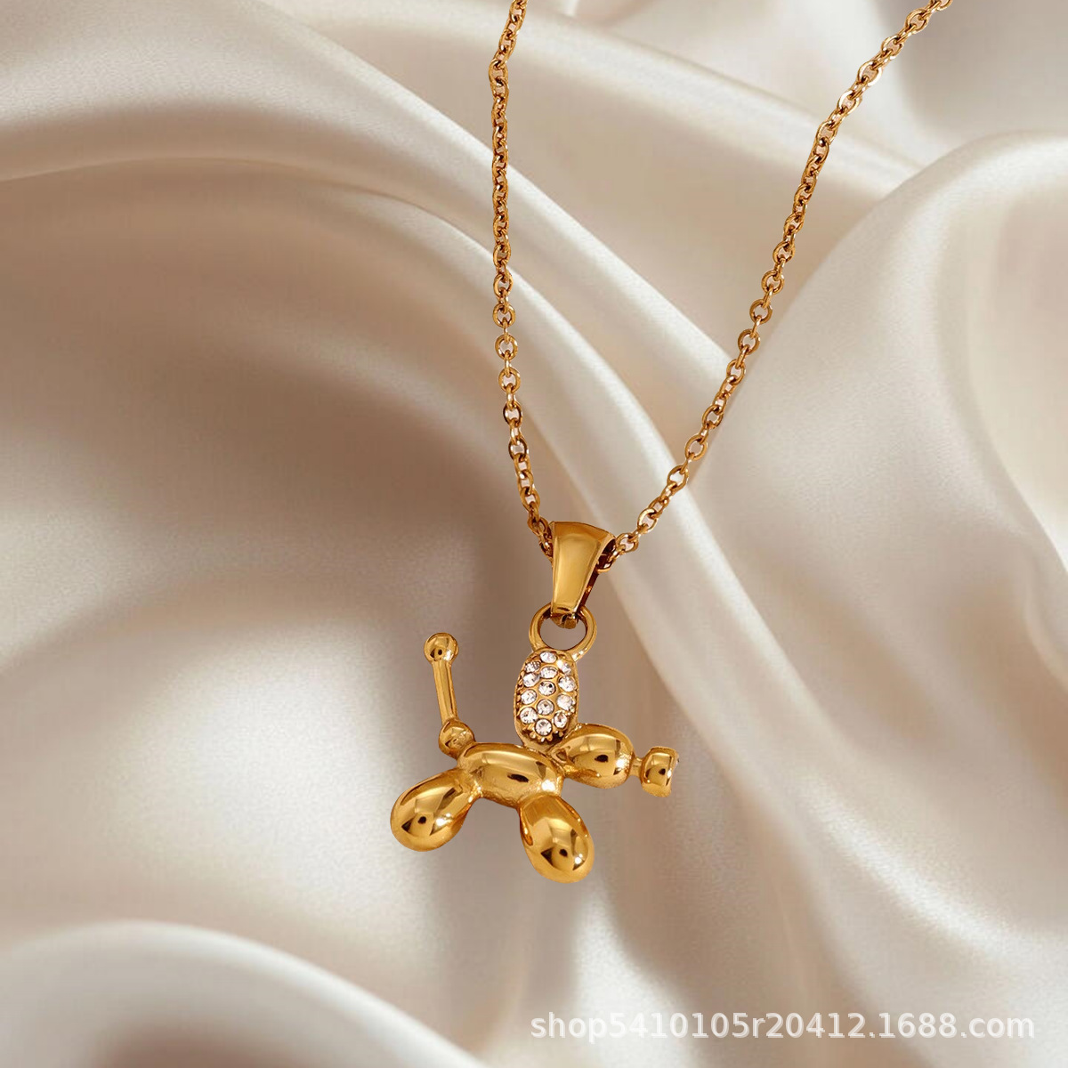 유럽과 미국의 스테인레스 스틸 모조 다이아몬드 개 목걸이 액세서리 감각 편지 쇄골 체인 티타늄 스틸 보석 국경 간 AI