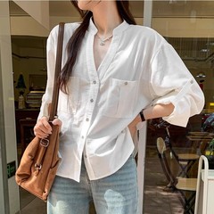 韓国系超きれいな半列ボタンの肩vネックのゆるい長袖シャツ女性2025の新しい独特なデザイン感の上着