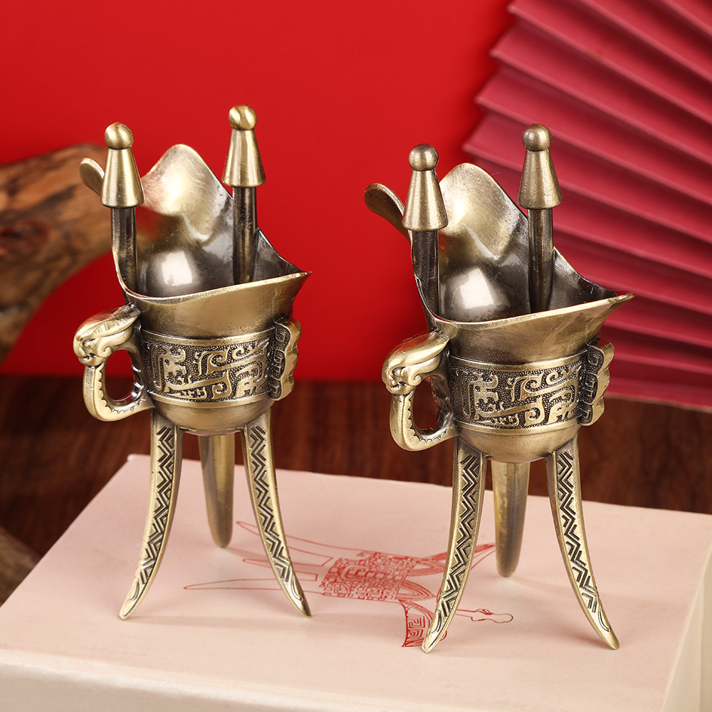 Creative imitation bronze triangular cup collection souvenir gifts…